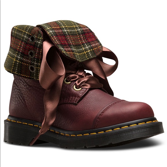 🆕Dr. Martens Grizzly Boots - Picture 5 of 11